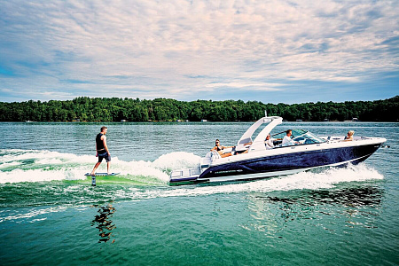 Катер Chaparral 30 Surf